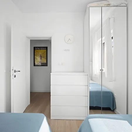 Urban Loft Next To The Apartament *