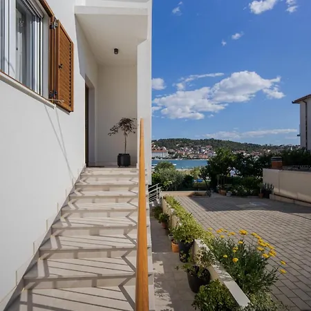Daire Urban Loft Next To The Trogir