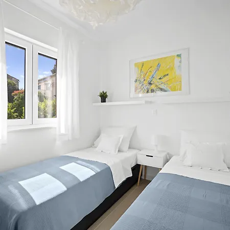 Urban Loft Next To The Trogir