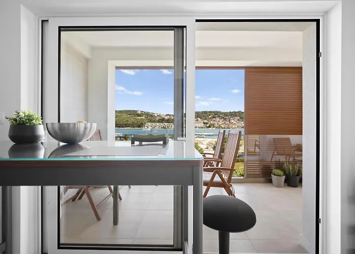 Urban Loft Next To The Trogir