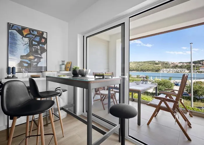 Urban Loft Next To The Trogir