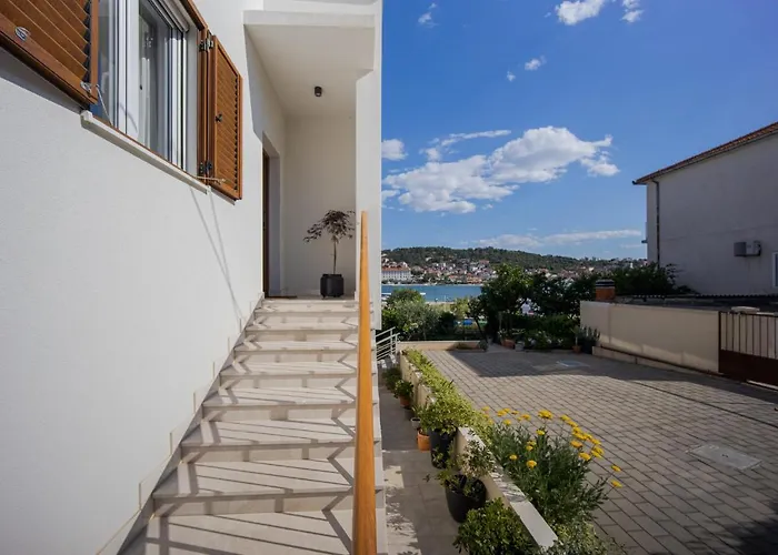 Daire Urban Loft Next To The Trogir