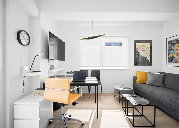 Urban Loft Next To The *