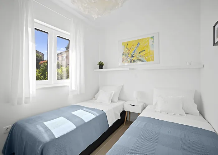 Urban Loft Next To The Trogir